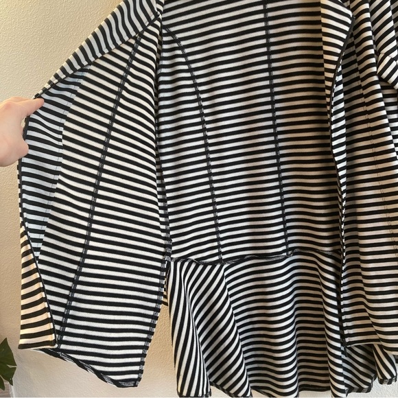 Soft Surroundings Calista Zip Tunic Top Striped Back White Longline Size Medium - Picture 10 of 11